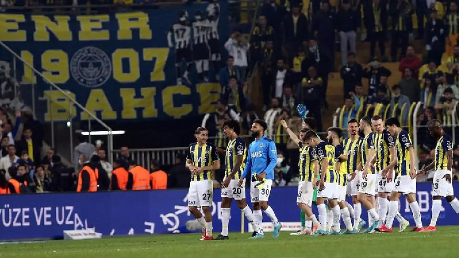 Fenerbahçe Süper Lig'i İkinci Bitirmeyi Garantiledi!