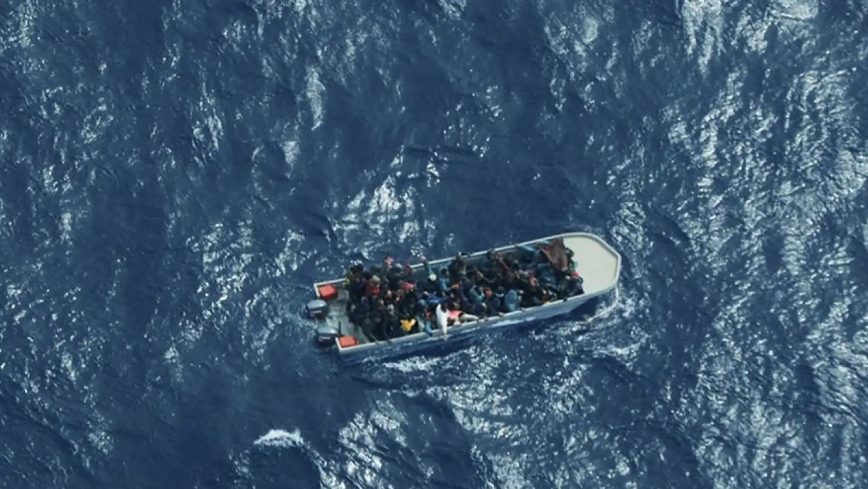 Okyanusta Göçmen Faciası! Tekne Alabora Oldu, 50 Kişi Kayıp
