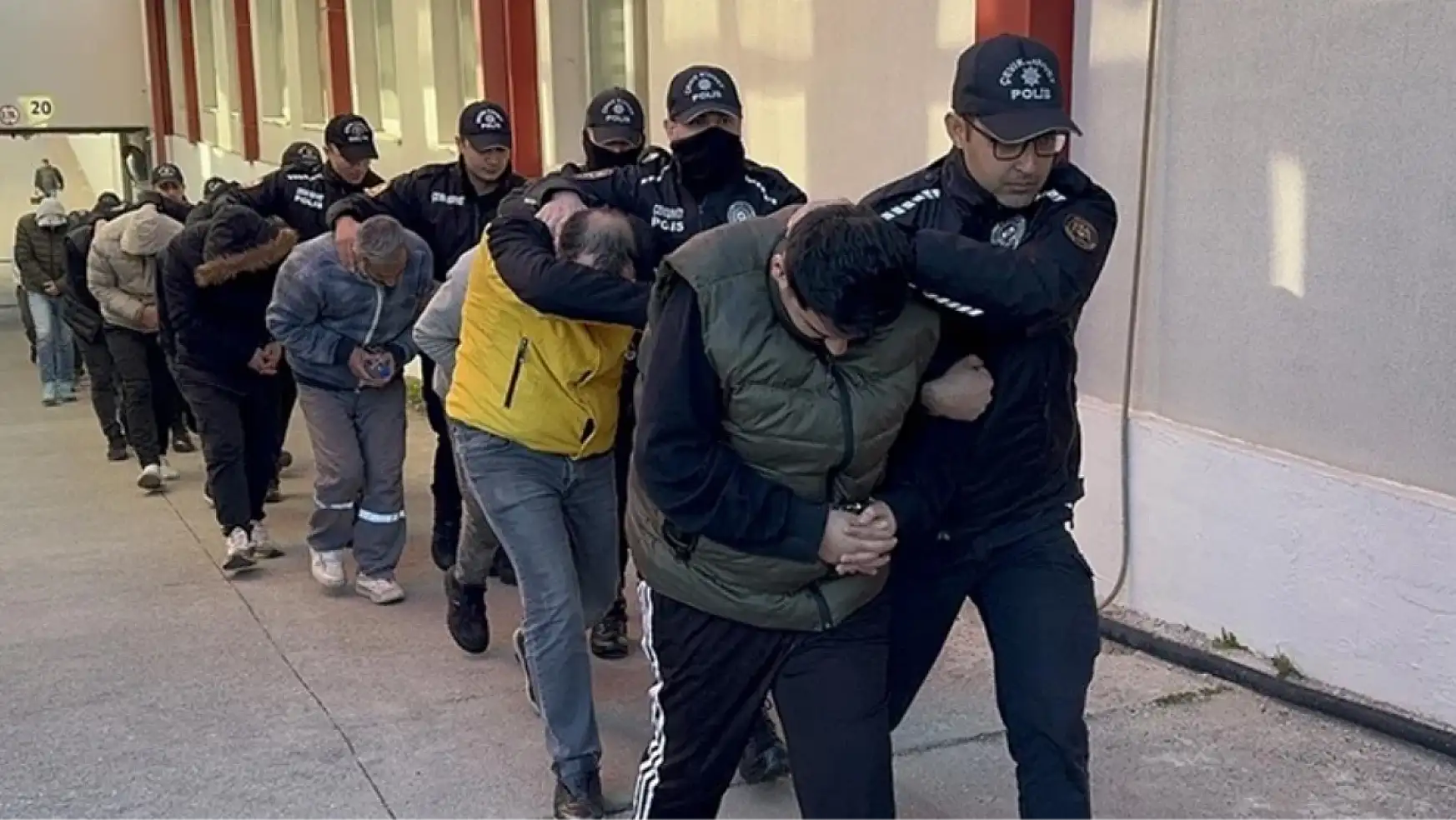 SİBERGÖZ-25 İle 50 Kişi Gözaltına Alındı