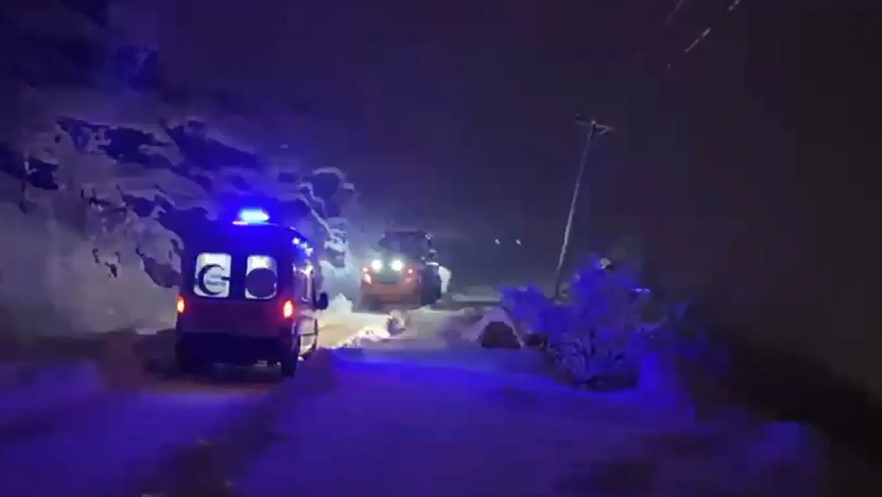 Şırnak'ta karda  hasta kurtarma operasyonu