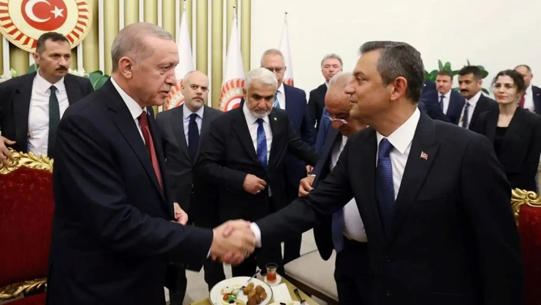 Türkiye Erdoğan ve Özel Görüşmesine Kilitlendi! Masada 8 Önemli Konu Var