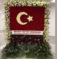 Cumhurbaşkanı Erdoğan'dan MHP'ye Türk bayraklı Kutlama Çiçeği