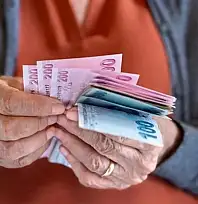 En Düşük Emekli Maaşı Teklifi Meclis'te Kabul Edildi
