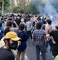 İran'da Tansiyon Yükseliyor Rejim Destekçileri de Sokağa İndi