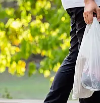 Plastik poşet yerine bez çanta satan marketlere yaptırım