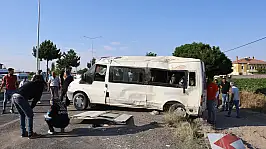 Tarım işçilerini taşıyan minibüs takla attı