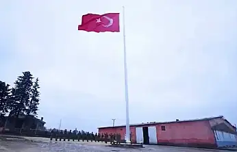 Bayrak İndirme Provokasyonu Sonrası  Dev Türk Bayrağı Göndere Çekildi