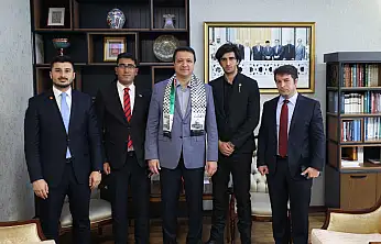 Filistinli Öğrenciler Saadet Partisi Genel Başkanı Mahmut Arıkan'ı Ziyaret Etti