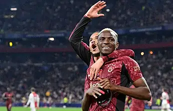 Galatasaray, Amsterdam'da Şov Yaptı: Ajax'ı Üç Golle Geçti!