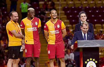 Victor Osimhen ve Leroy Sane için stadyumda imza töreni düzenlendi