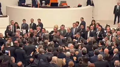 AK Parti ve CHP'li vekiller arasında kavga