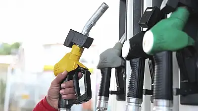 Benzin Ve Motorine Dev Zam Yolda