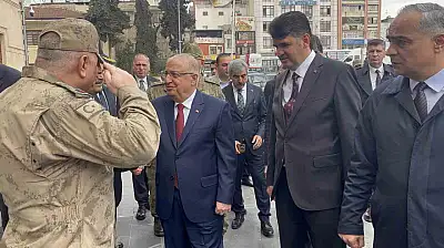 Milli Savunma Bakanı Yaşar Güler sınırın sıfır noktasında