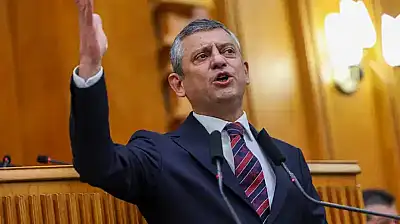 Özgür Özel Trump'a 'Bu Ülkeyi Ben Yönetiyorum' Diyemeyecek misin?