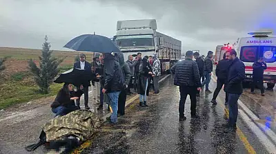 Tır ile otomobil çarpıştı: 1 ölü, 4 yaralı