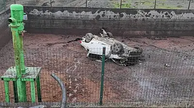 Yoldan çıkan otomobil fabrikanın bahçesine uçtu: 4 yaralı