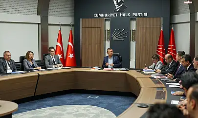 CHP Genel Başkanı Özgür Özel'Bir Koruma Zafiyeti Görmüyorum, Erişilebilir Bir Siyasetçi Olmak Benim Tercihim