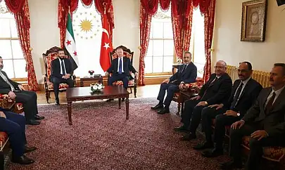 Cumhurbaşkanı Erdoğan, Ahmet Şara'yı Dolmabahçe'de kabul etti! İşte görüşmenin detayları