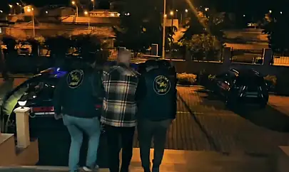 Interpol Kırmızı ve Yeşil bültenle aranan 2 şahıs yakalandı