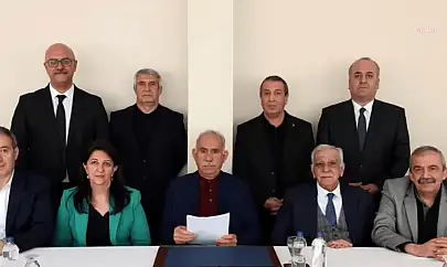 mralı Heyeti, Öcalan'ın mesajını paylaştı: Türk-Kürt ilişkisinin mahiyeti bambaşkadır, bozulan şey kardeş ilişkisidir. Kardeşler kavga eder ama biri diğerisiz olmaz