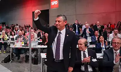 Özgür Özel, Almanya Sosyal Demokrat Partisi Kongresi'ne Katıldı