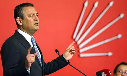 Özgür Özel'den Bahçeli'ye Sert Sözler! Fesih Kararını Değerlendirdi