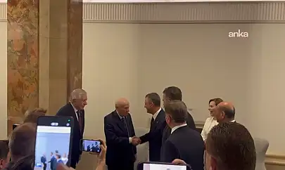 Özgür Özel, TBMM'de Kuliste Devlet Bahçeli İle Görüştü