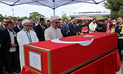 Şehit Uzman Çavuş Önder Özen, memleketi Afyonkarahisar'da Son Yolculuğuna uğurlandı