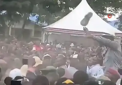 Kenya Devlet Başkanı Ruto'ya ayakkabılı saldırı