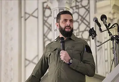 Şara, Devrimin Yıl Dönümünde Emevi Camisi'nden 'Kardeşlik' Mesajı Verdi