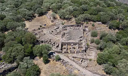 2 Bin 700 Yıllık Kent Meydanı Keşfedildi