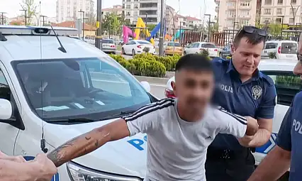 Alkollü ve ehliyetsiz sürücüden muhabire