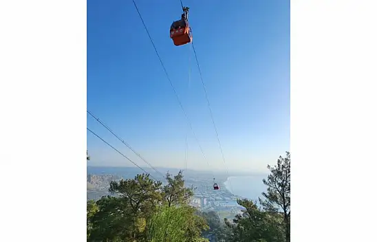 Antalya'da Teleferikte Mahsur Kalan 98 Kişi Kurtarıldı