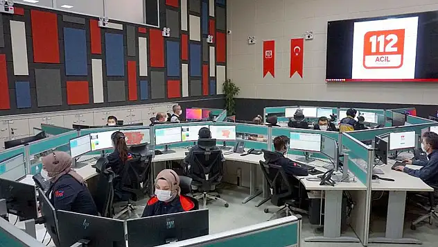 112 Acil Çağrı Merkezi'ni arayıp evlenmek için yardım istiyorlar
