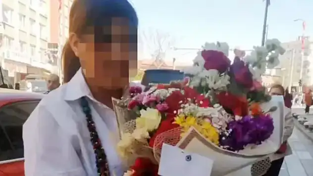 15 Yaşındaki Çocuk 16 Yaşındaki Ablasını Bıçaklayarak Öldürdü