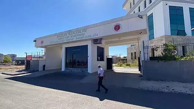 18 yaşındaki Töre, evinin banyosunda ölü bulundu