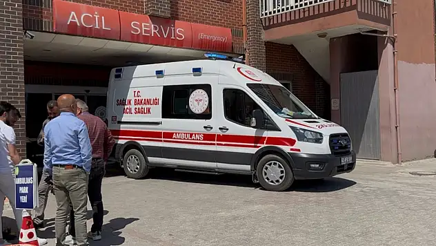 19 öğrenci zehirlenme şüphesiyle hastaneye kaldırıldı