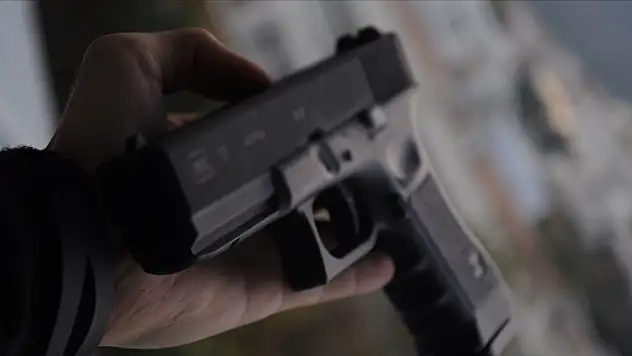 20 yaşındaki genç tabanca ile annesini öldürdü!