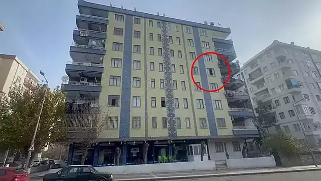 3 aylık bebeğini 4'üncü kattan attı