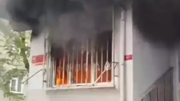 5 yaşındaki çocuk çakmakla oynarken yangın çıktı