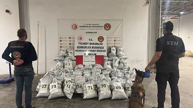 Ağrı Gürbulak Gümrük Kapısı'nda tonlarca kilo metafetamin ele geçirildi!
