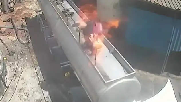 Ağzında sigara ile açtığı tanker kapağı bomba gibi patladı!