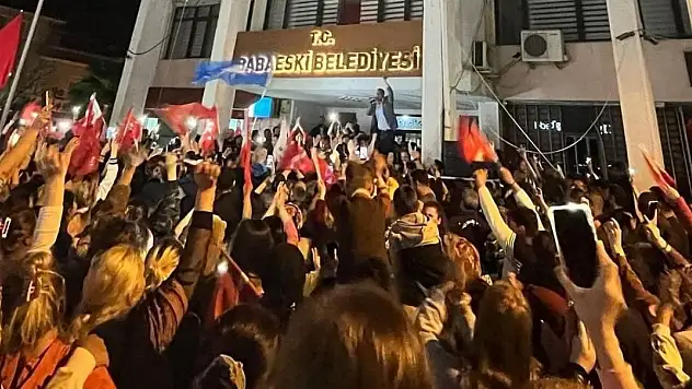 AK Parti, CHP'nin 60 Yıllık Saltanatına Son Verdi