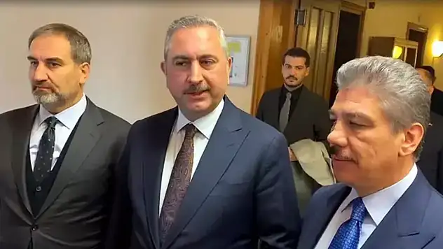 AK Parti, 'Terörsüz Türkiye' raporunu TBMM'ye sundu