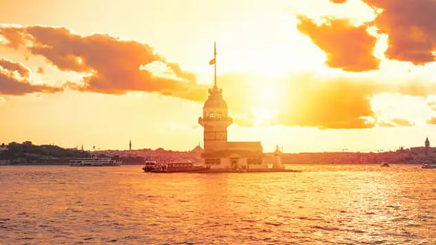 AKOM'dan uyarı: İstanbul'da yılın en sıcak günü yaşanıyor