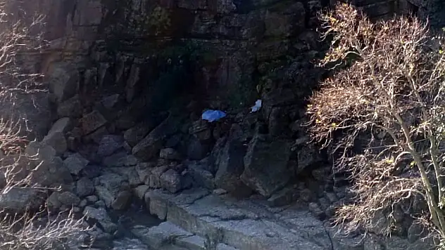 Alman turist 50 metre yüksekliğindeki kanyona düştü