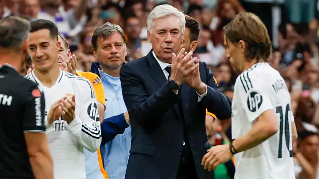 Ancelotti ve Modric, Real Madrid'e galibiyetle veda etti