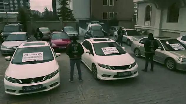 Ankara merkezli 10 ilde 'Change Araç' şebekelerine operasyon: 35 gözaltı