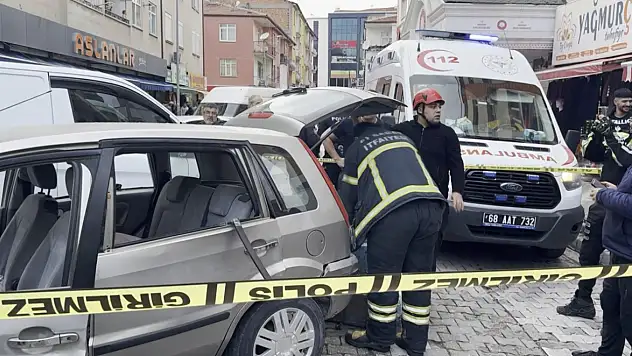 Araçtaki piknik tüpü bomba gibi patladı