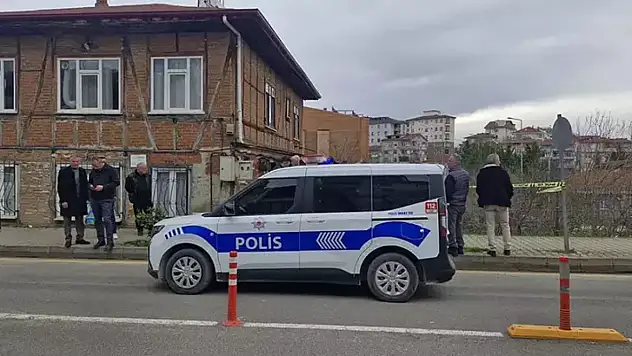 Arkadaşını av tüfeğiyle vurarak öldürdü